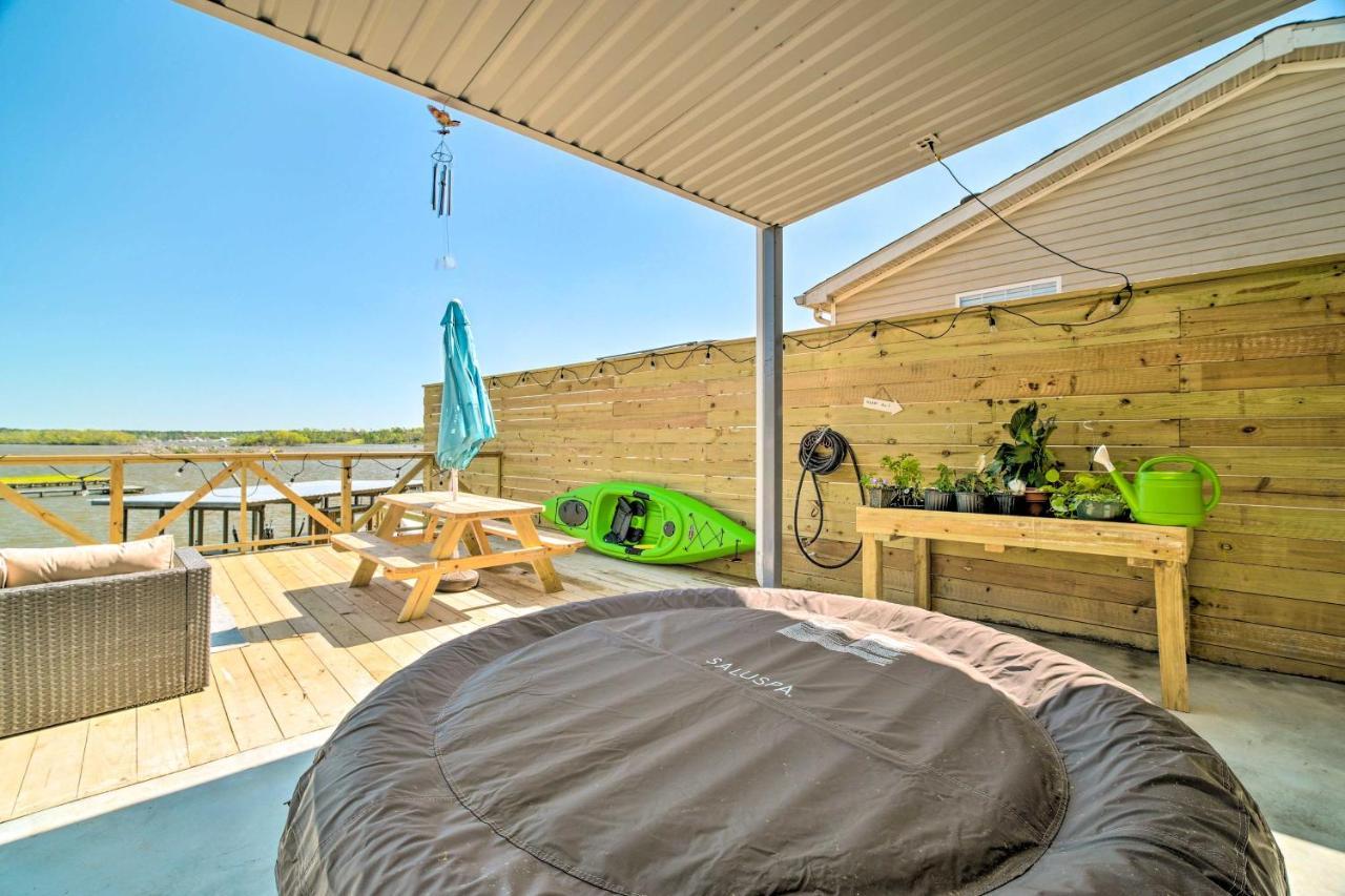 Ferienwohnung Pet-Friendly Studio With Kayak, Deck And Dock On Lake! Onalaska Exterior foto